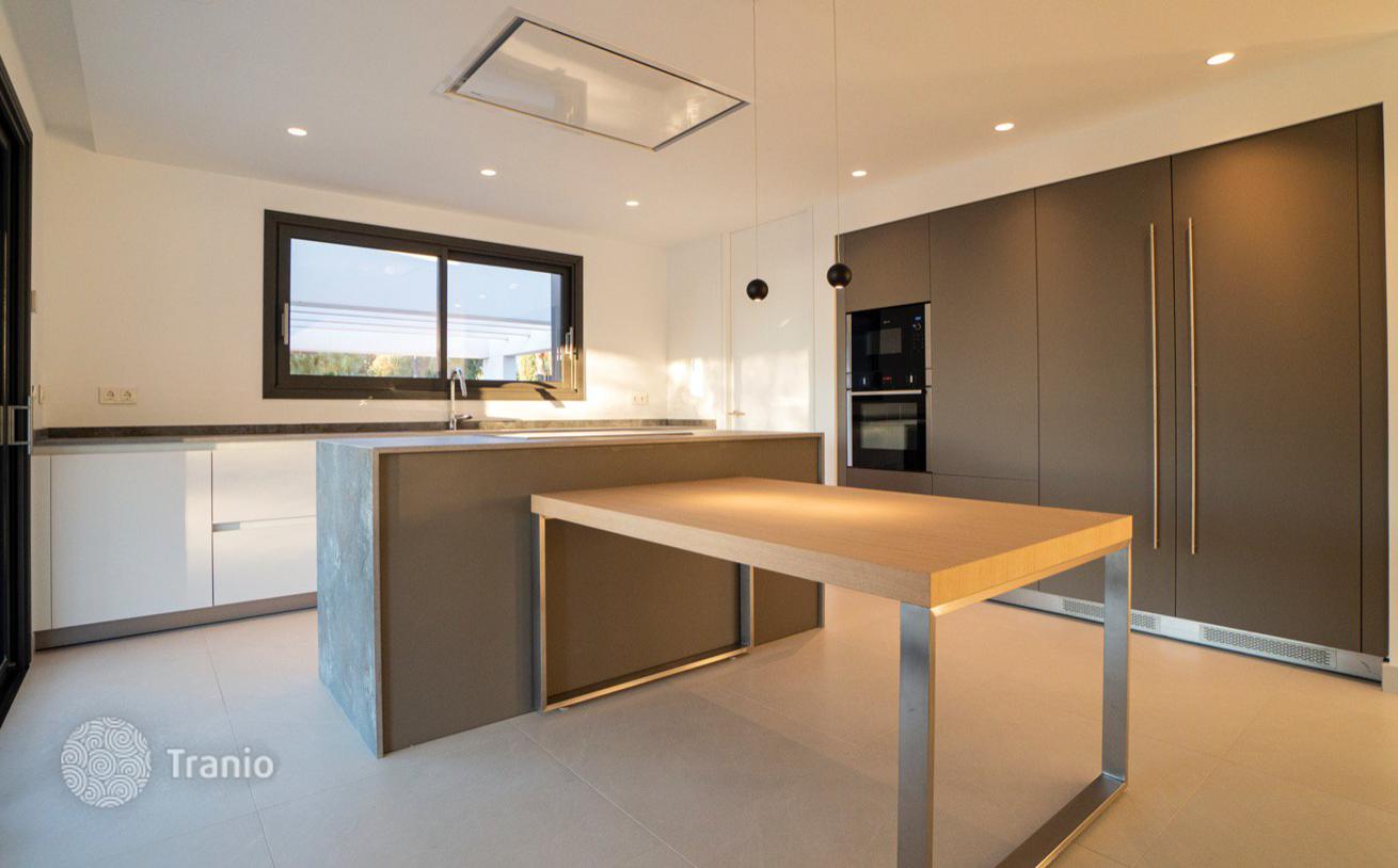 Modern Villa with Mediterranean Sea View in Marbella, photo 2