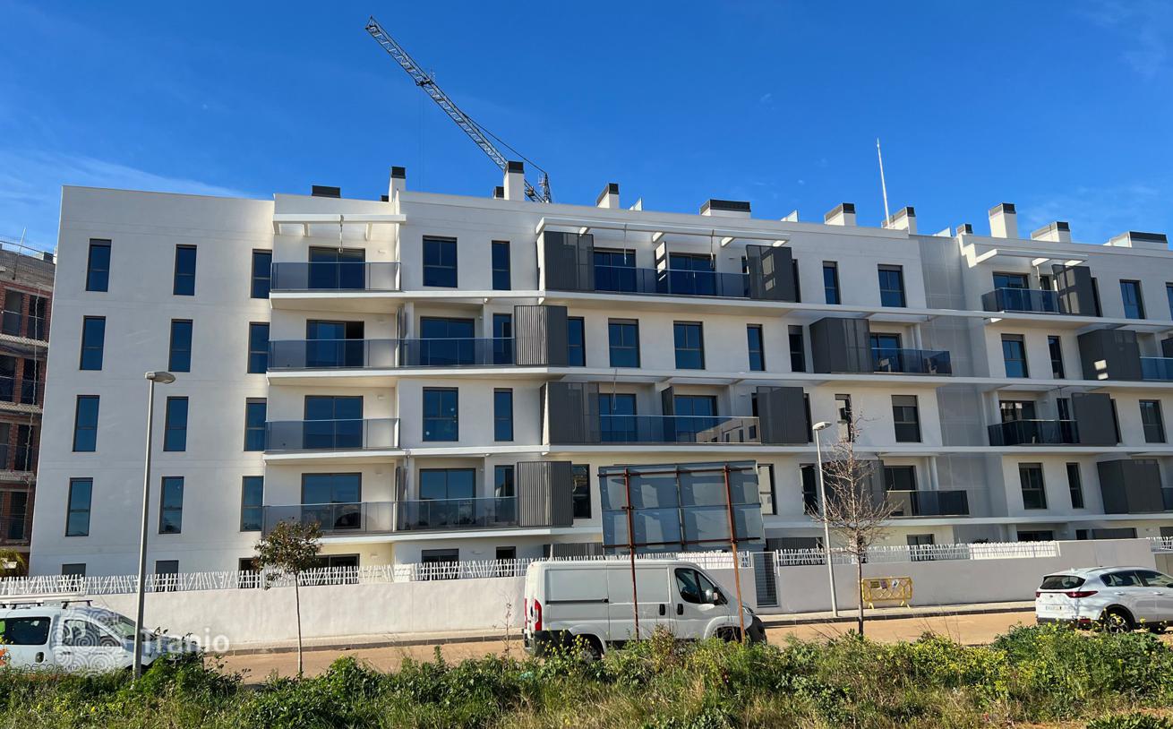 4-Bedroom Apartment with Private Garden in Denia, Alicante