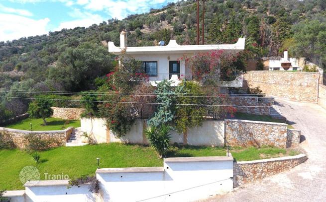 2-Bedroom Villa with Garden near the Sea on the Peloponnese