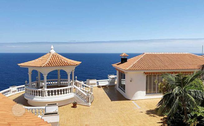 Luxury Beachfront Villa with Sea Views in Los Realejos, Tenerife, photo 2