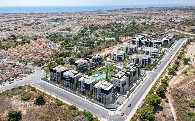 1-Bedroom Apartment with Garden and Pool View in Orihuela Costa, Torrevieja, photo 3