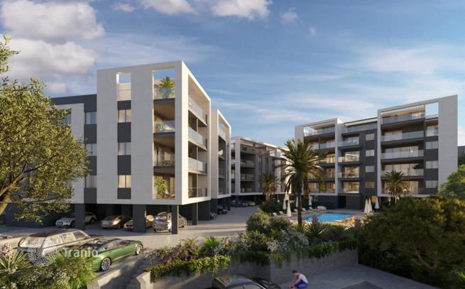 New Apartments with Shared Pool in Kato Polemidia, Limassol