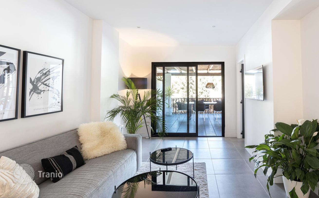 Renovated Apartment with Terrace in Sierra Blanca, Marbella, photo 5