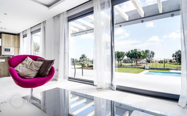 3-Bedroom Villa with Golf Course View and Private Pool in Mijas