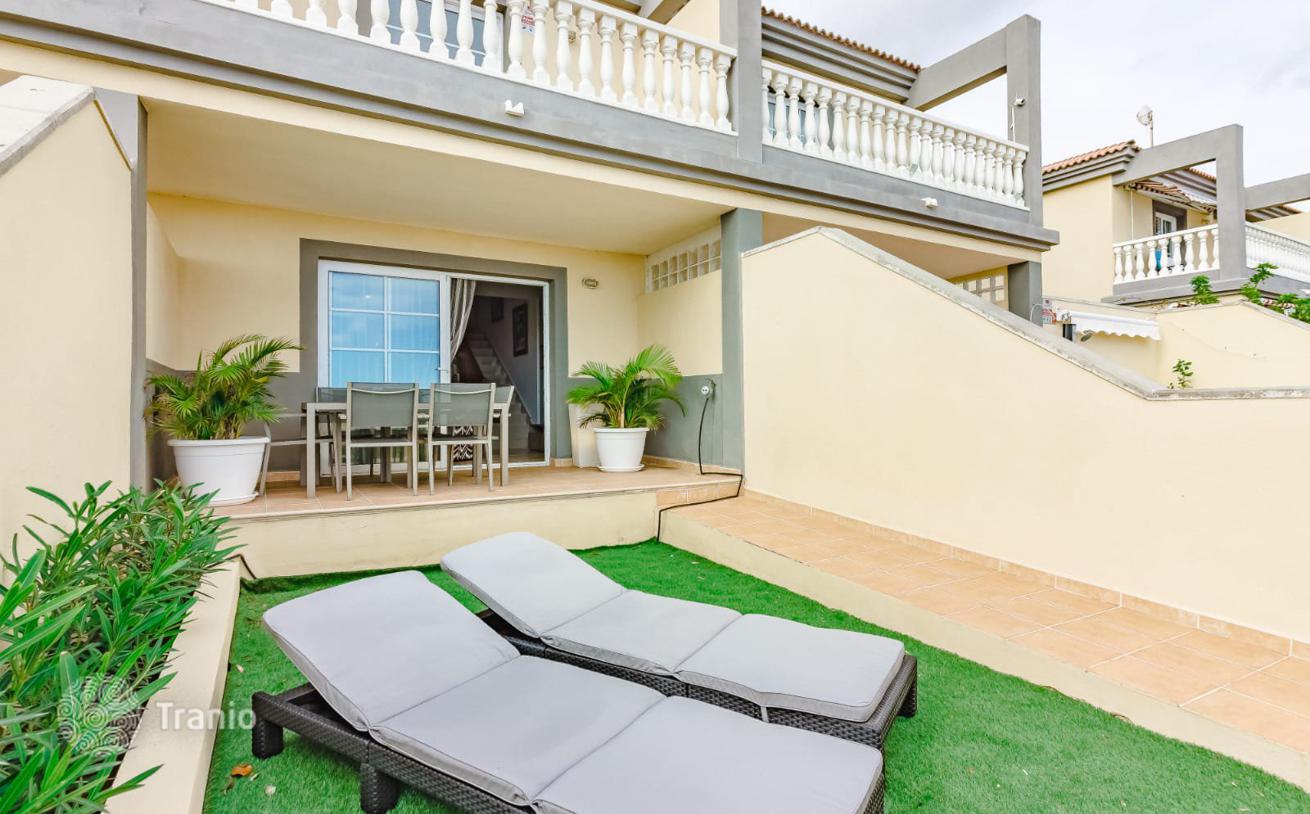 Beachfront Townhouse with Garden and Garage in El Medano, photo 2
