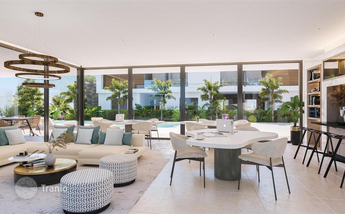 4-Bedroom Villa in Marbella, photo 3