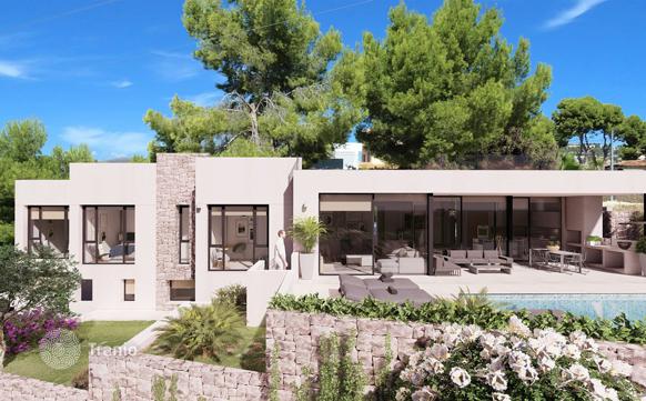 4-Bedroom Villa with Private Pool in Calpe