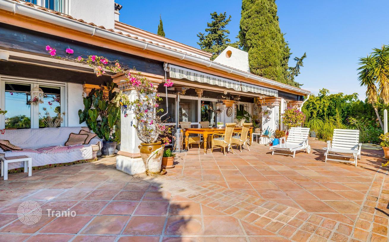 4-Bedroom Villa in Estepona, photo 2