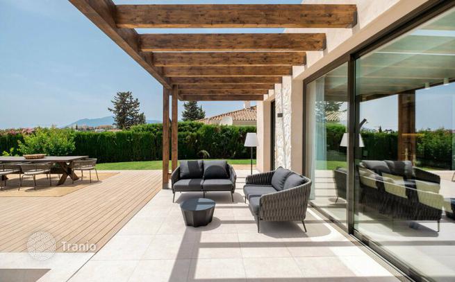4-Bedroom Villa with Private Pool and Garden in Paraiso Alto, Benahavis