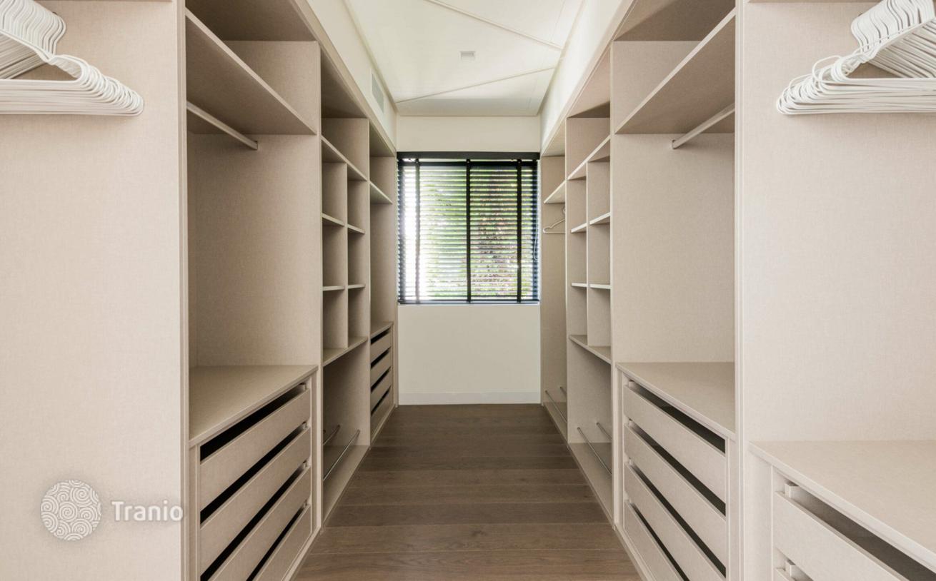 6-Bedroom Villa in Benavis, photo 3