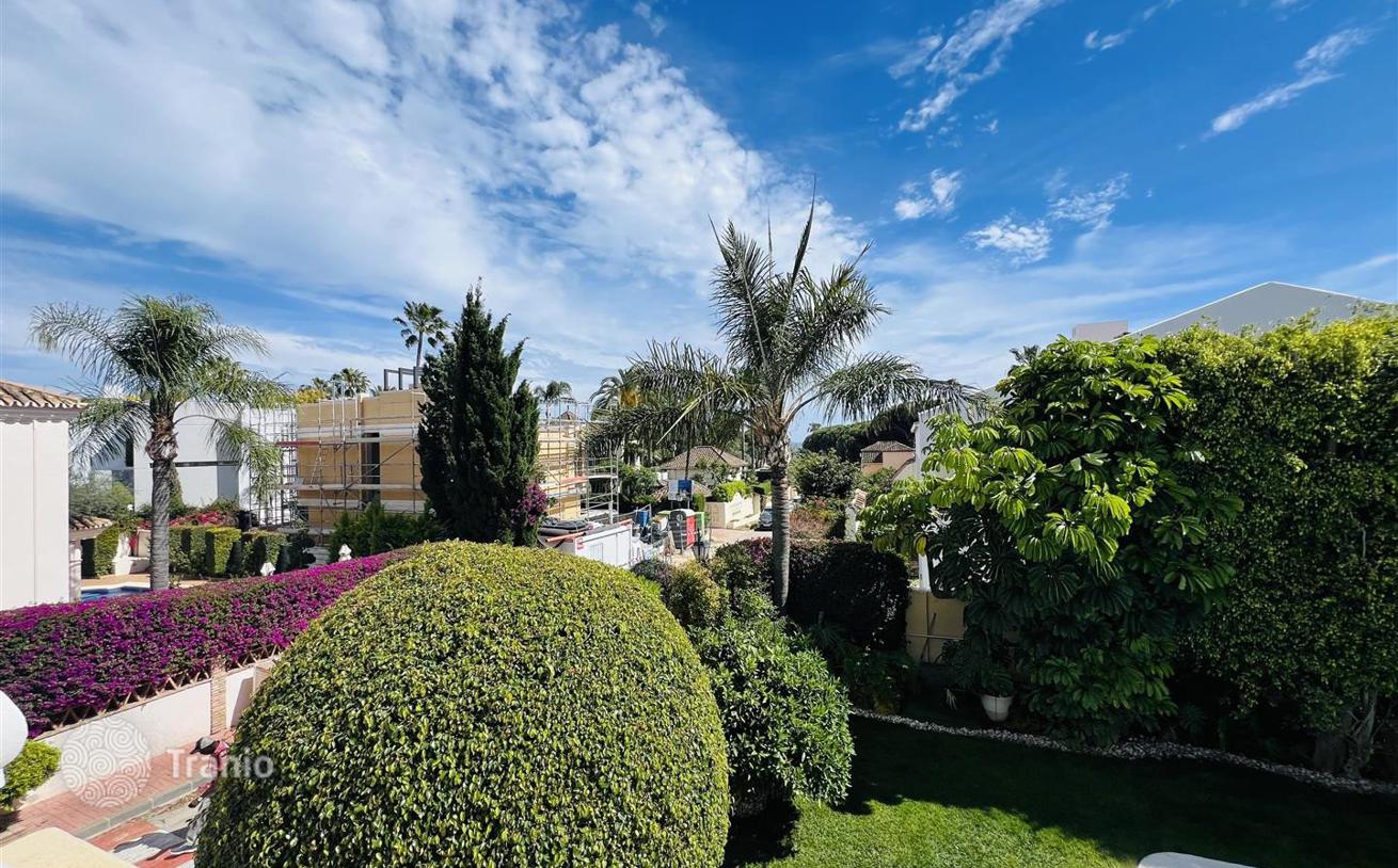 5-Bedroom Villa with Private Pool in Marbella, photo 3