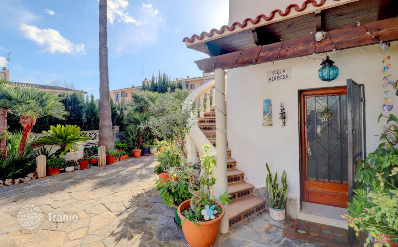 3-Bedroom Apartment 600 m from the Beach in Peguera, Mallorca