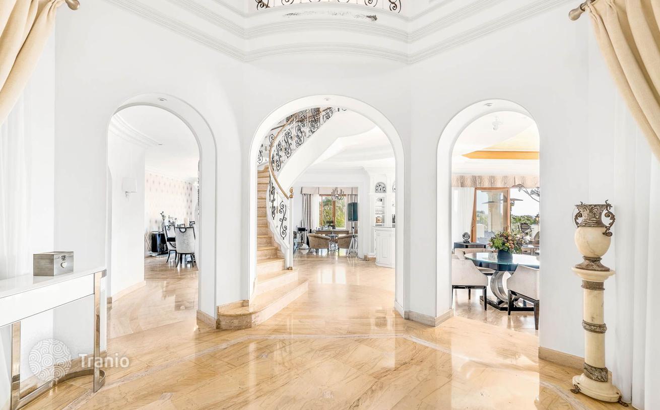 Luxury 16-Bedroom Villa with Pool in Benahavís, Marbella, photo 2