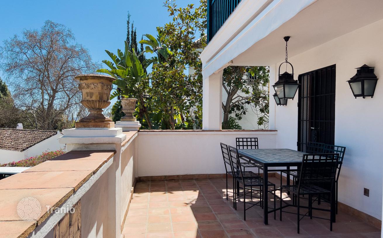 3-Bedroom House in La Virginia, Golden Mile, Marbella