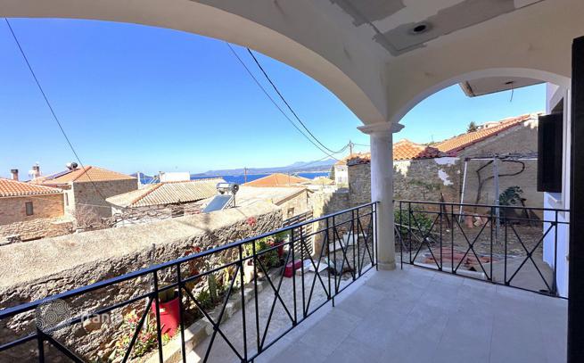 2-Bedroom Apartment with Sea View in Pylos, Peloponnese