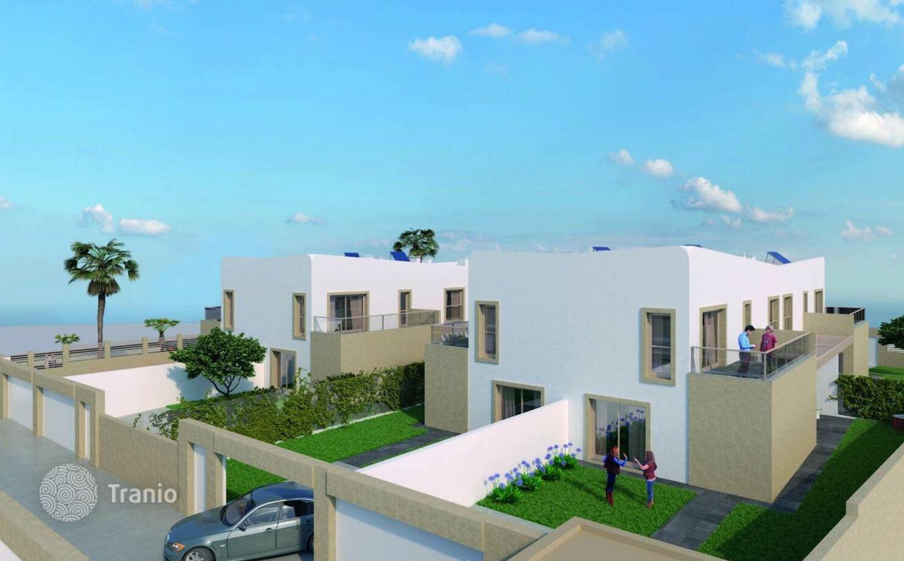 3-Bedroom Townhouse with Sea View and Garden in El Medano, Tenerife, photo 2