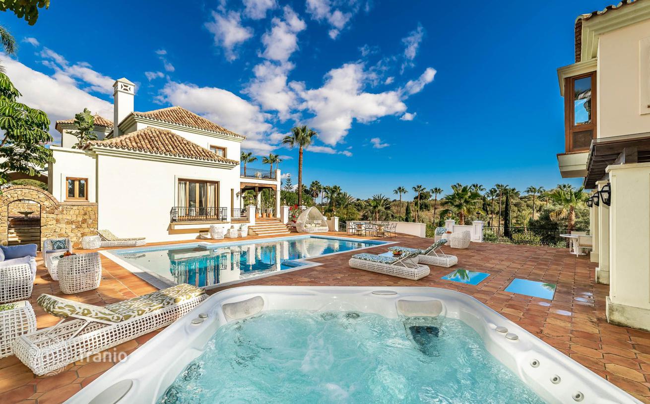Luxury 16-Bedroom Villa with Pool in Benahavís, Marbella, photo 5