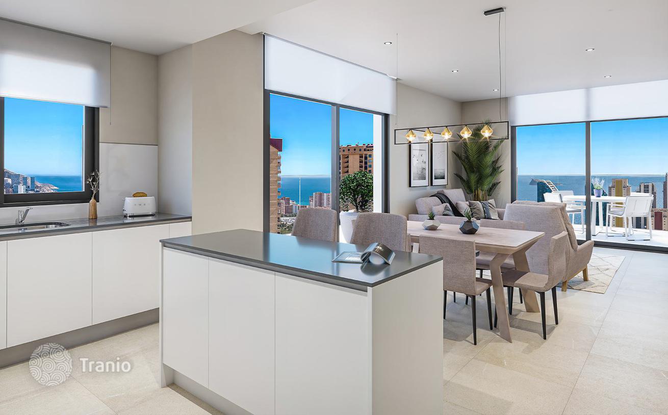 2-Bedroom Apartment with Sea View in Benidorm, Alicante