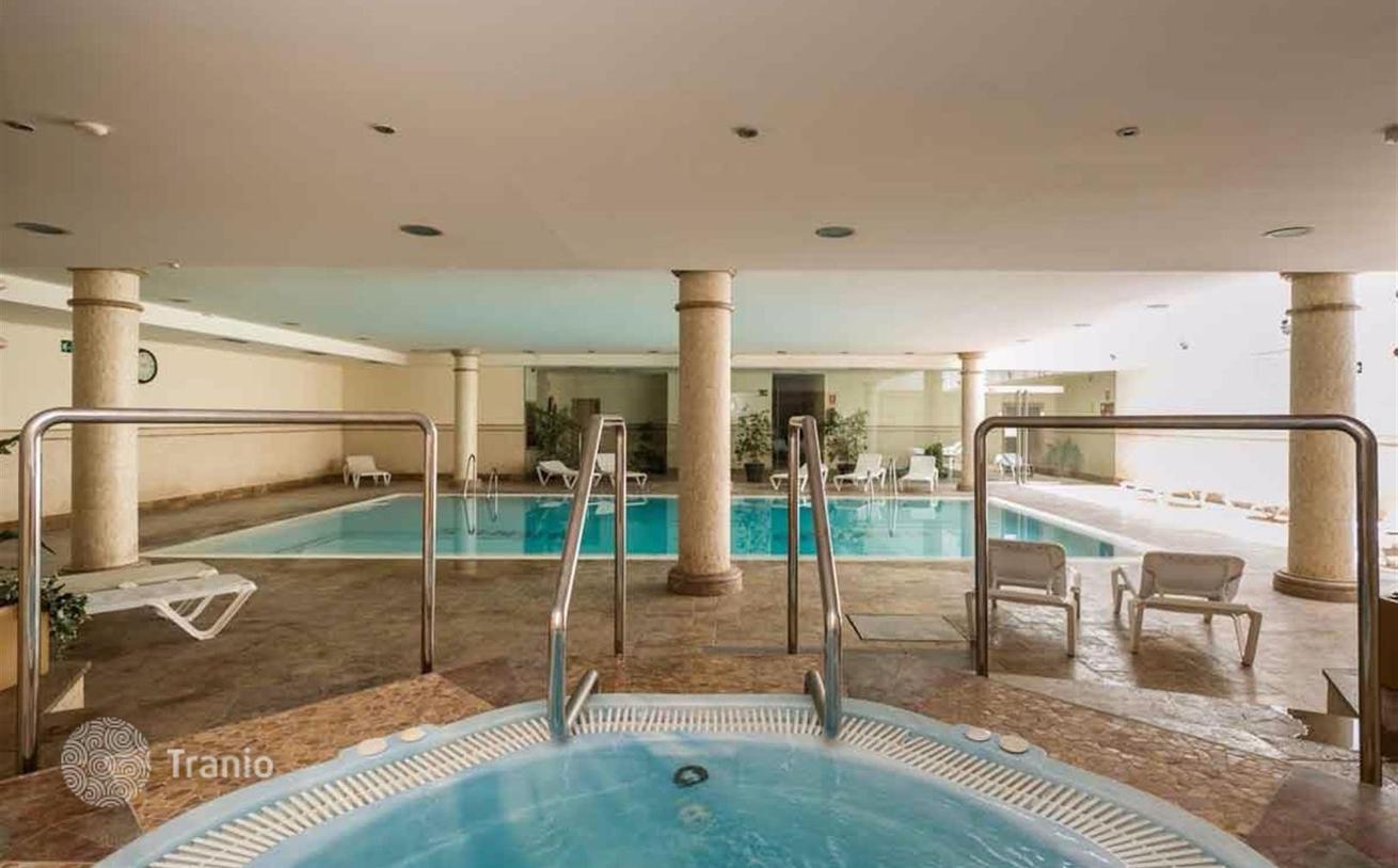 1-Bedroom Apartment with Private Garage in El Embrujo de Banus, Marbella, photo 5
