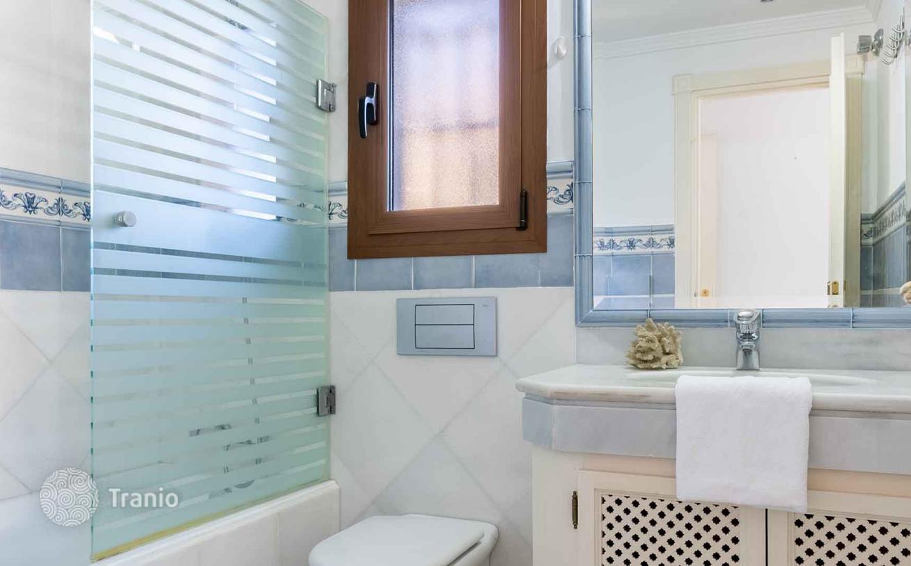 5-Bedroom Villa with Private Pool in Marbella, photo 4