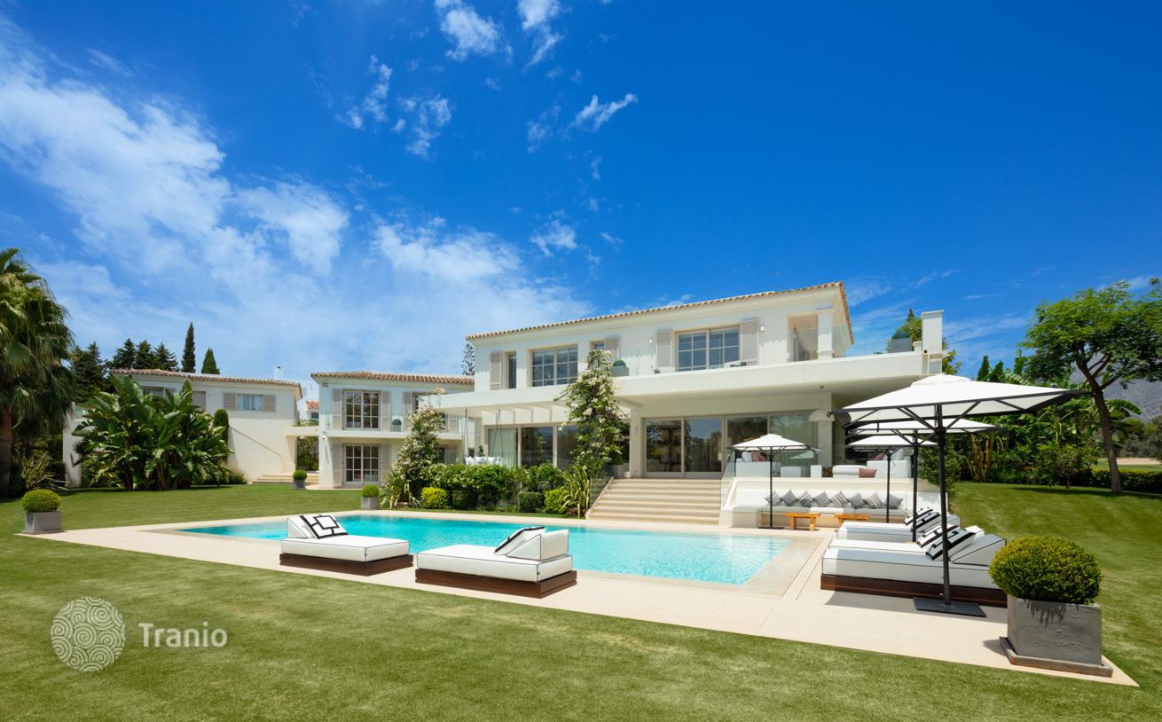 6-Bedroom Villa with Private Pool and Golf Course View in Nueva Andalucia, Marbella, photo 4
