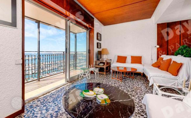 3-Bedroom Apartment in Torrevieja, photo 2