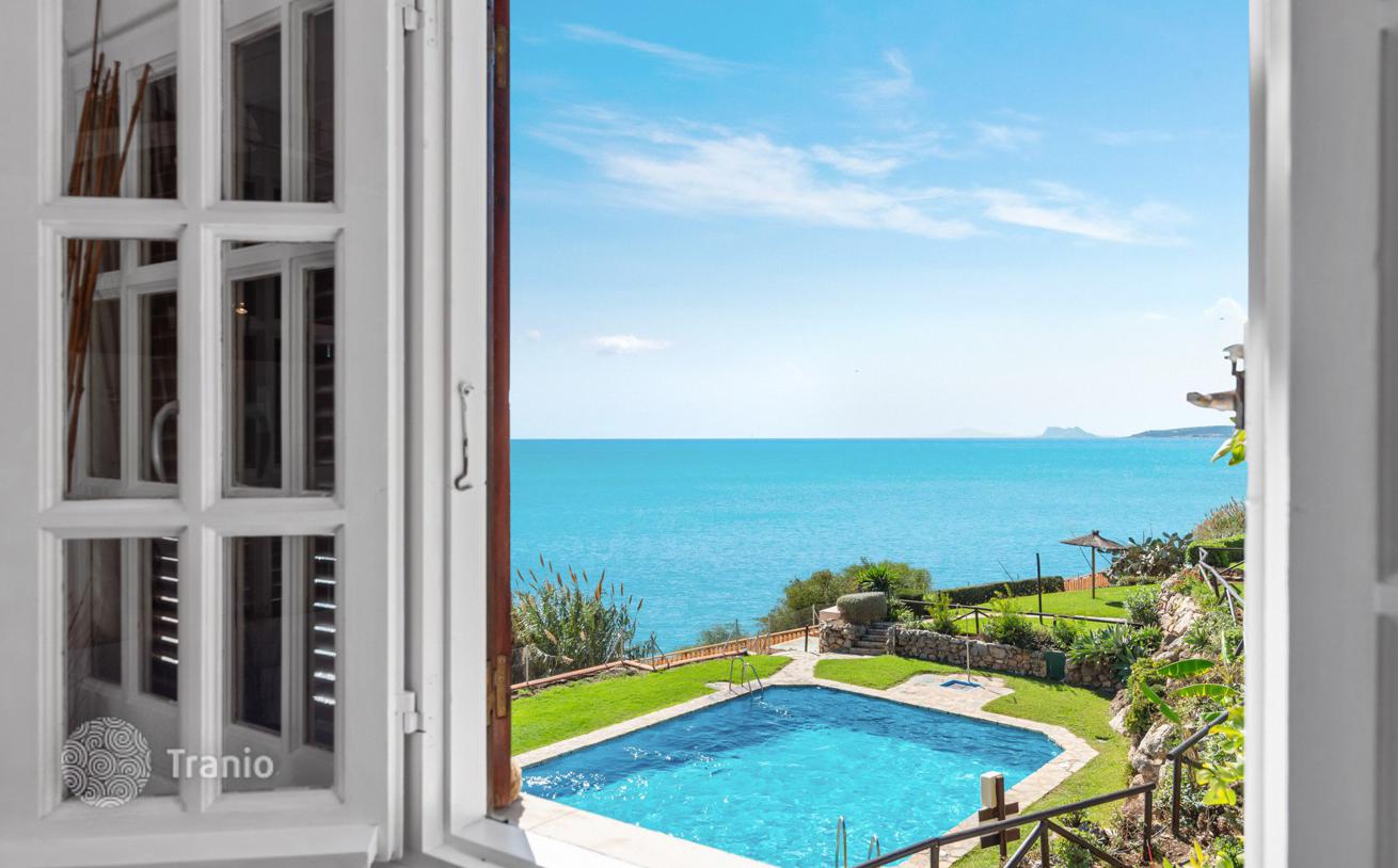 2-Bedroom Townhouse in Estepona, photo 4