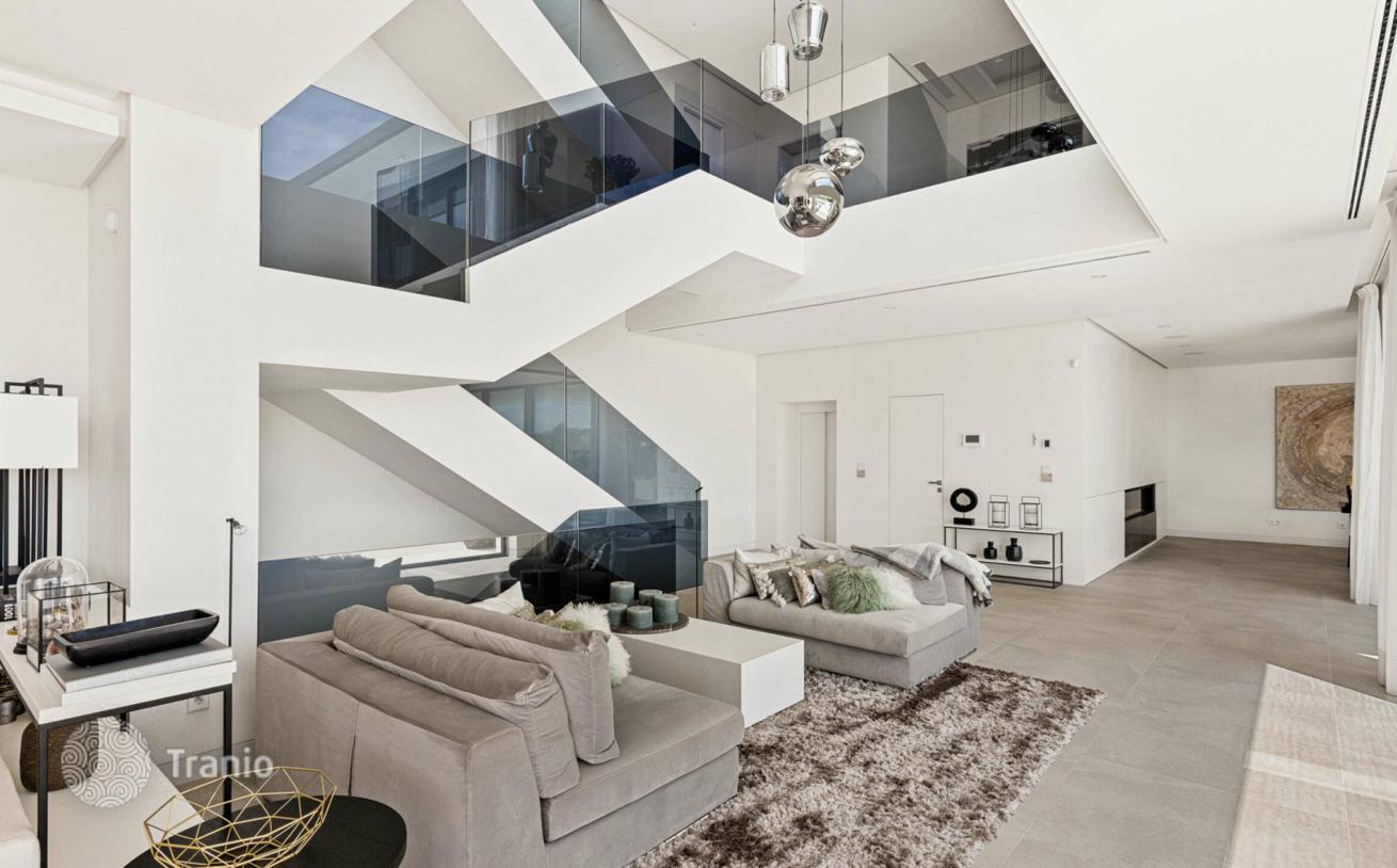 6-Bedroom Villa in Benavis, photo 2