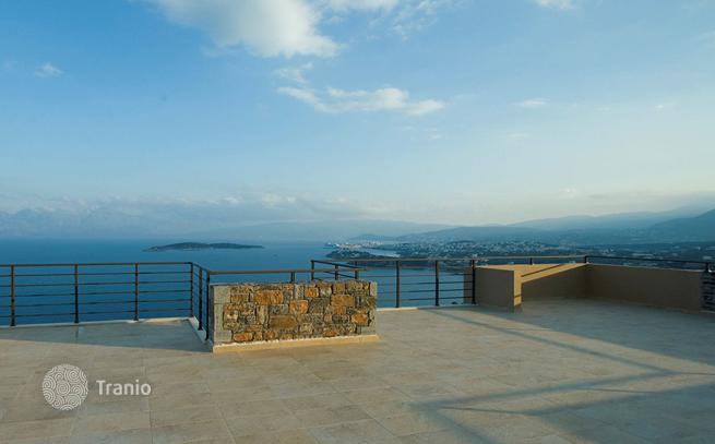 4-Bedroom Villa in Agios Nikolaos