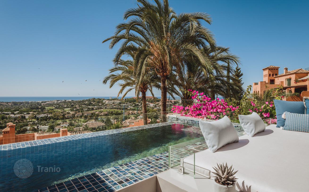 2-Bedroom Penthouse in Marbella, photo 3
