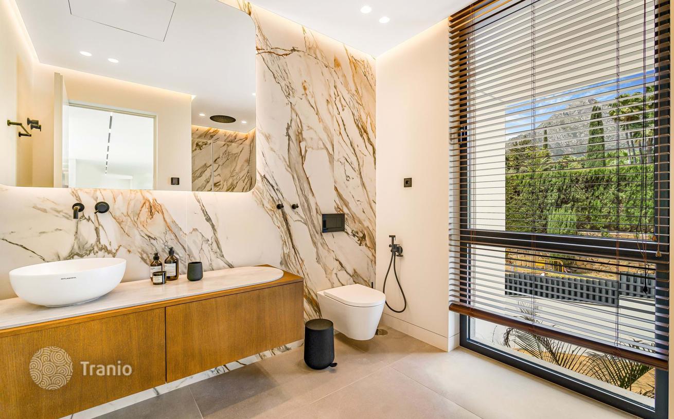 5-Bedroom Villa with Private Pool in Golden Mile, Marbella, photo 3
