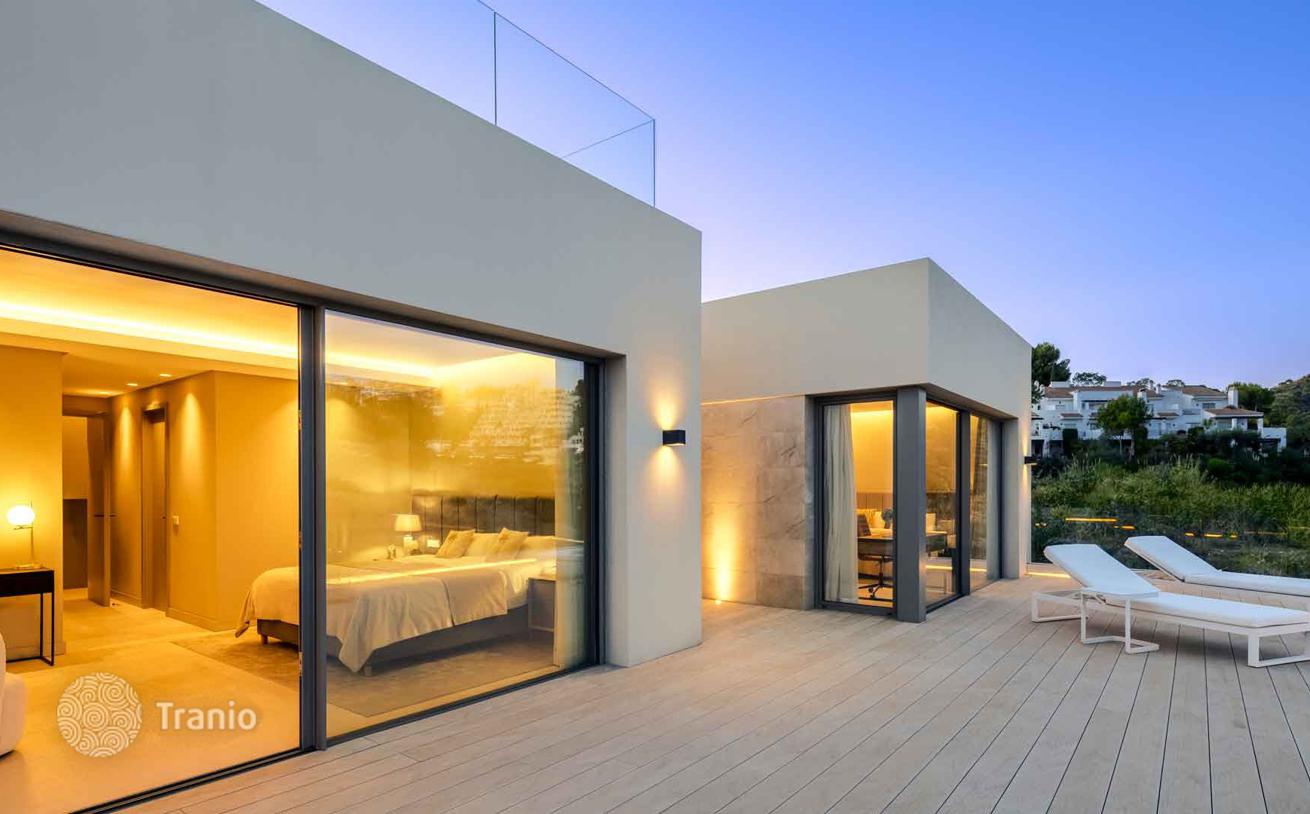 5-Bedroom Villa with Private Pool in Nueva Andalucia, photo 2