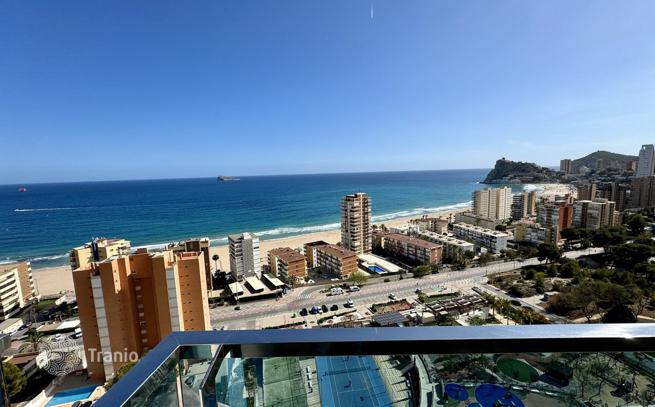 2-Bedroom Apartment with Sea View near Poniente Beach, Benidorm, photo 2