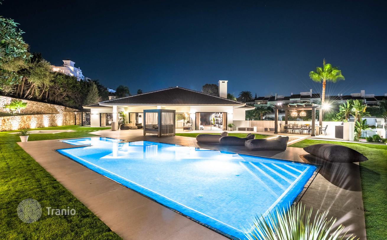 Luxury Villa Walking Distance from Puerto Banus Marina, Marbella, photo 4