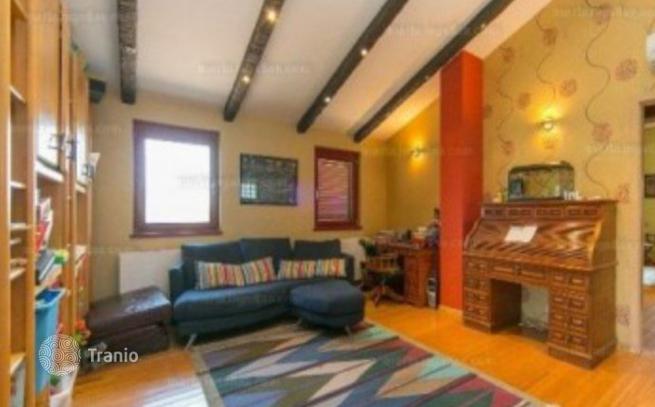 Modern 4-Bedroom Villa with Private Pool in District III, Budapest, photo 3