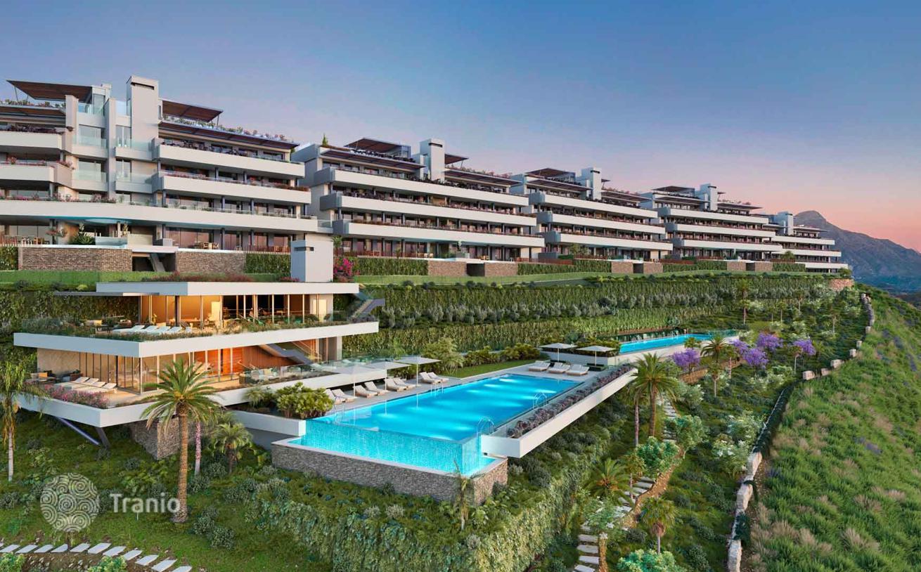 3-Bedroom Penthouse with Sea View in Benahavis, photo 2