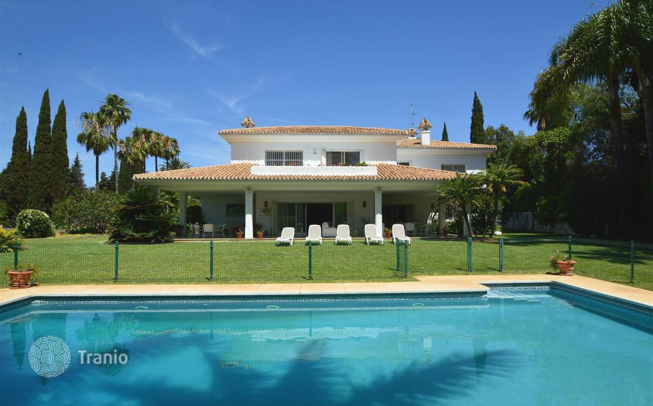 8-Bedroom Villa in San Pedro Alcantara, photo 2
