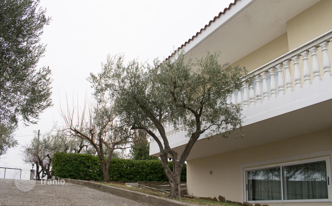 2-Story Villa with Landscaped Garden in Nea Epidavos, Thessaloniki