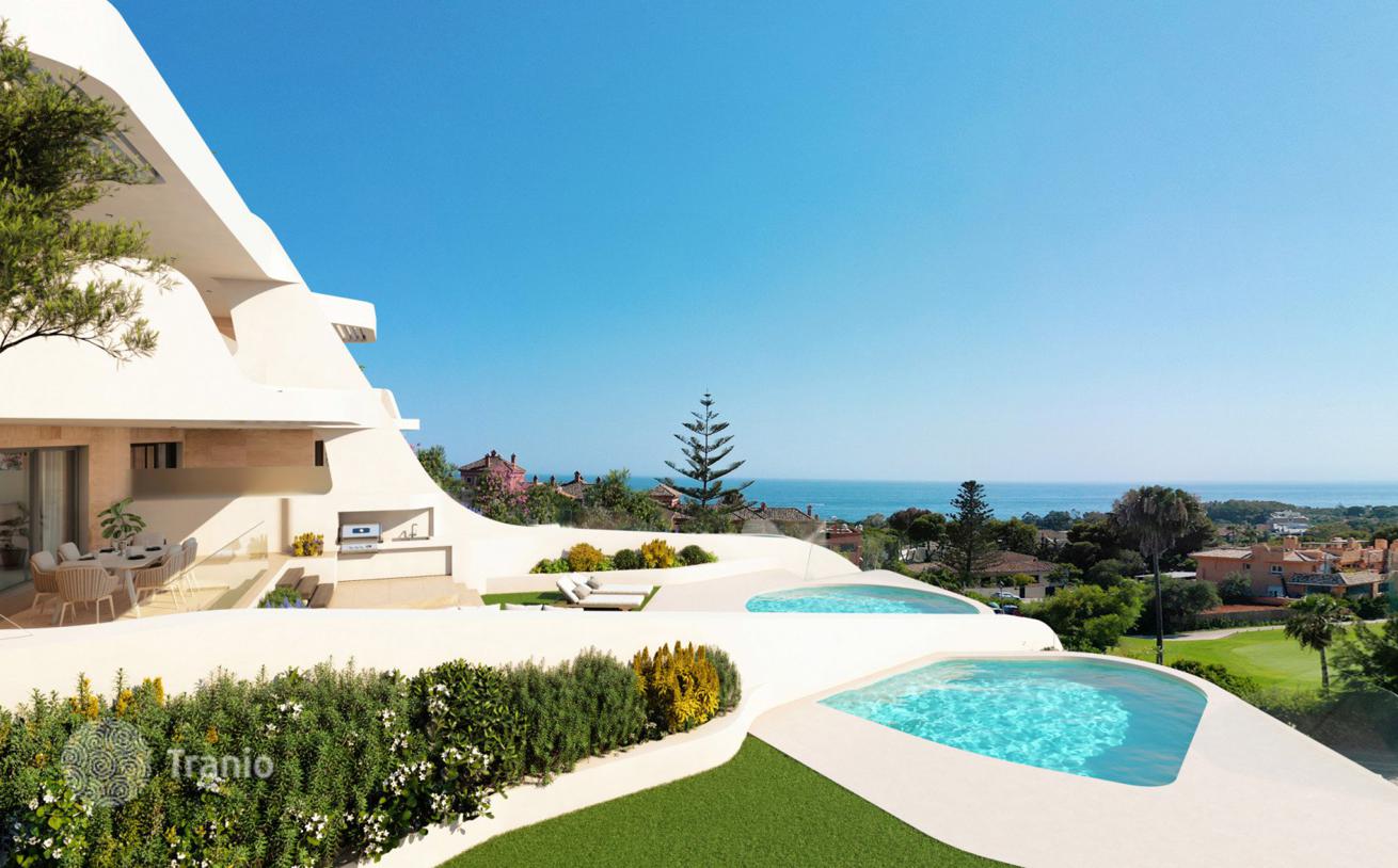 2-Bedroom Townhouse in Marbella, photo 2