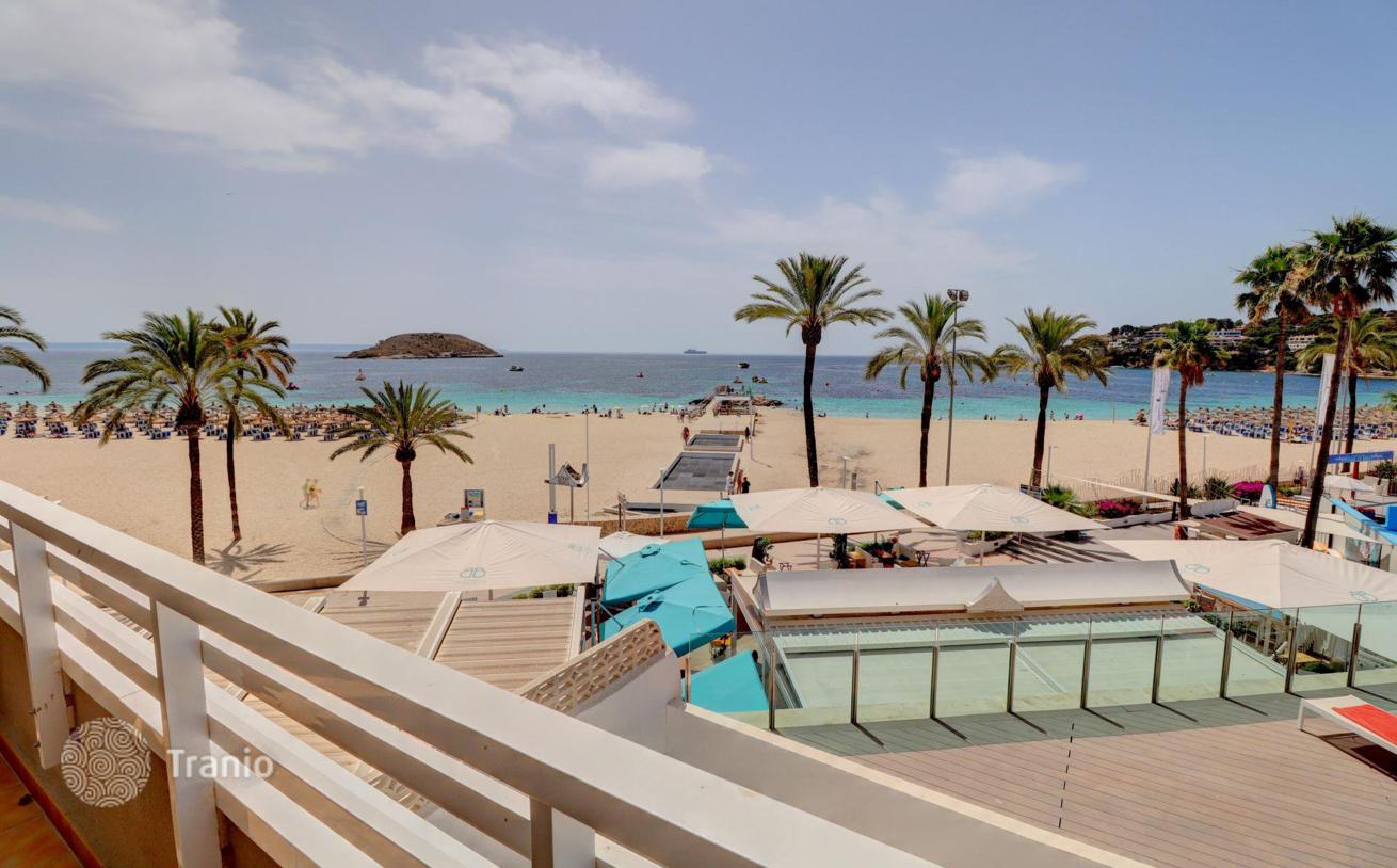 Beachfront 2-Bedroom Apartment with Studio in Magaluf, Mallorca