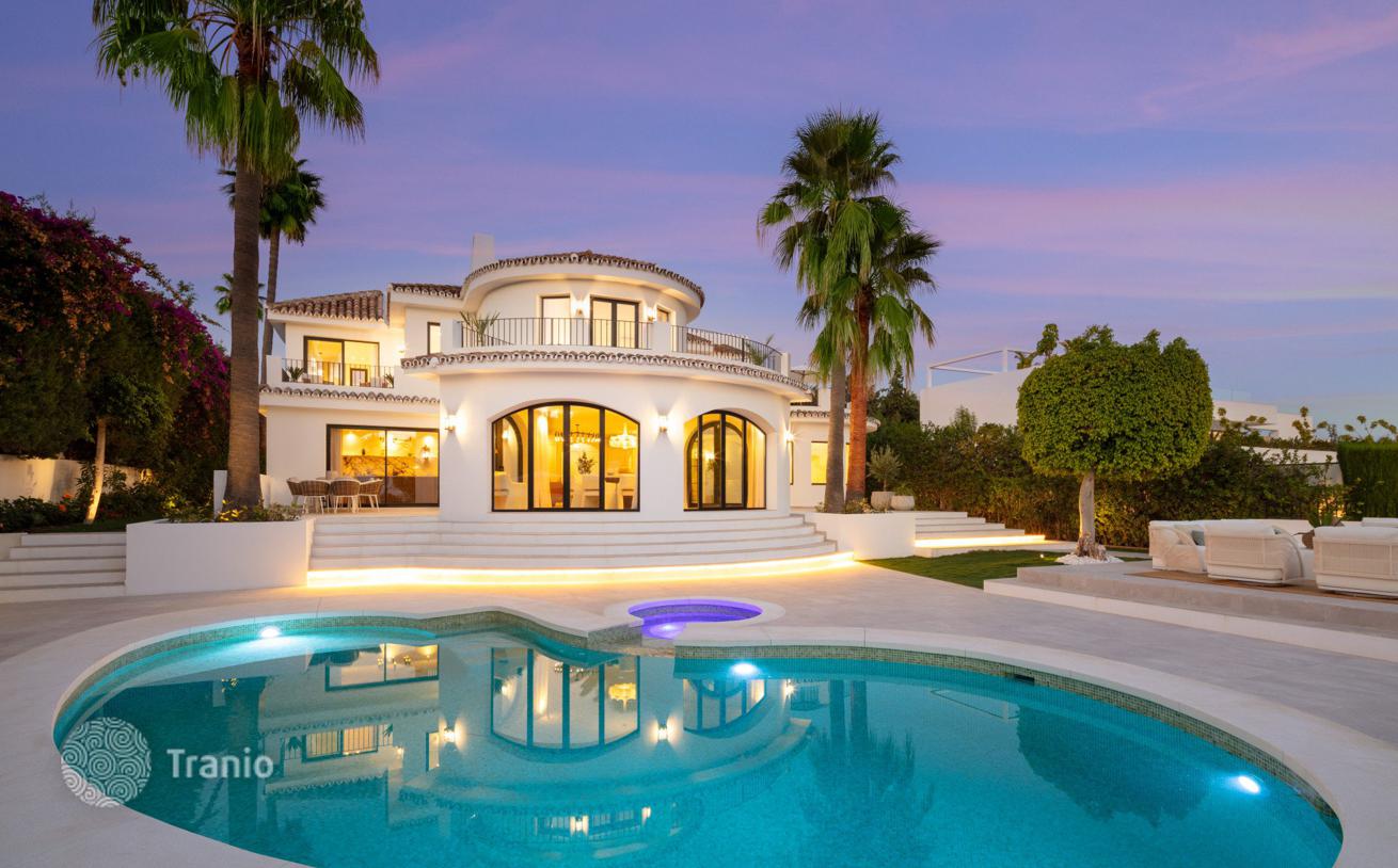 Villa with Private Pool and Garden in Nueva Andalucia, Marbella, photo 2
