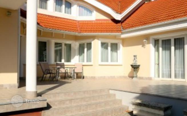 5-Bedroom House with Garden and Garage in District XI, Budapest