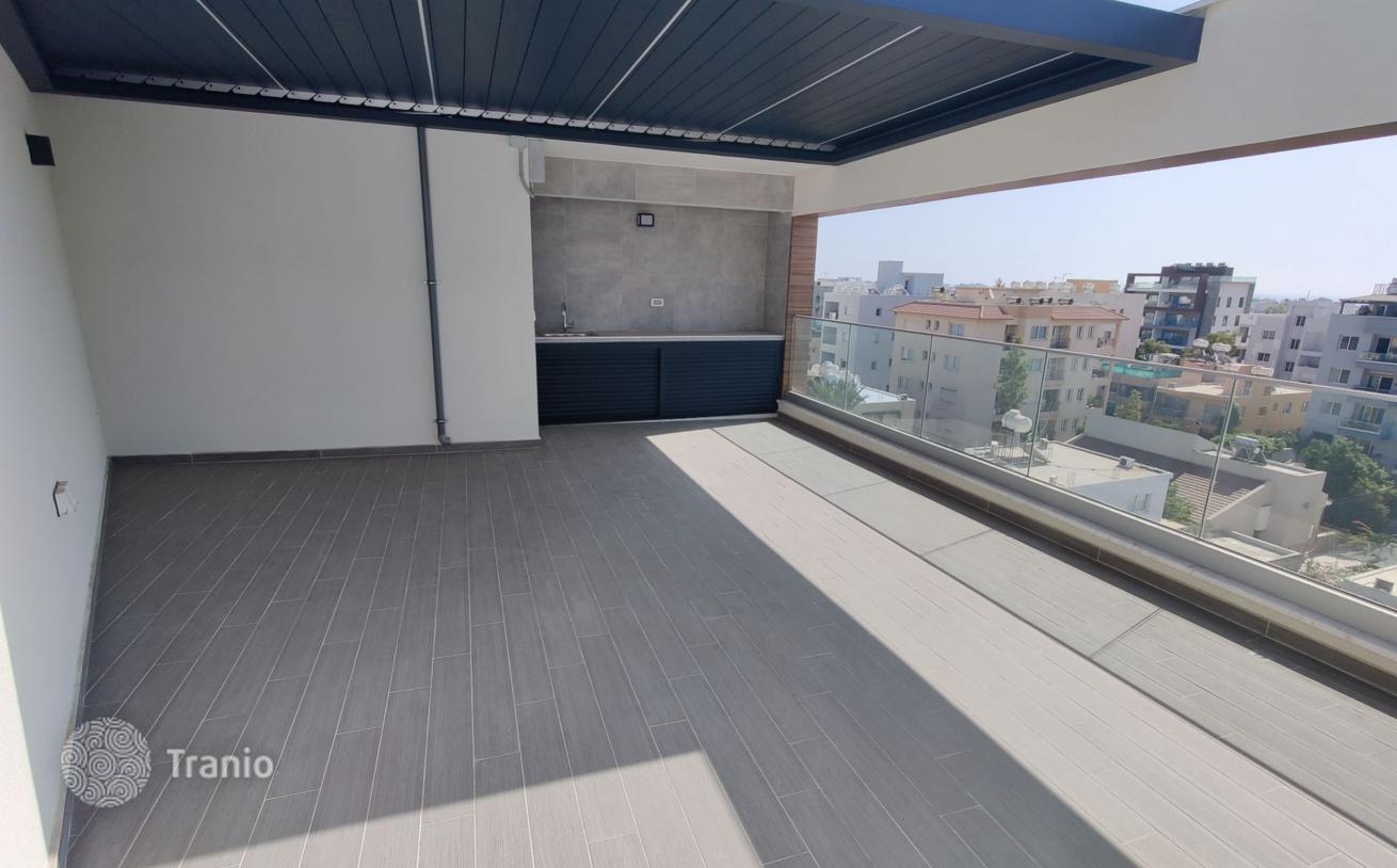 2-Bedroom Penthouse with Roof Terrace in Limassol, Cyprus, photo 3
