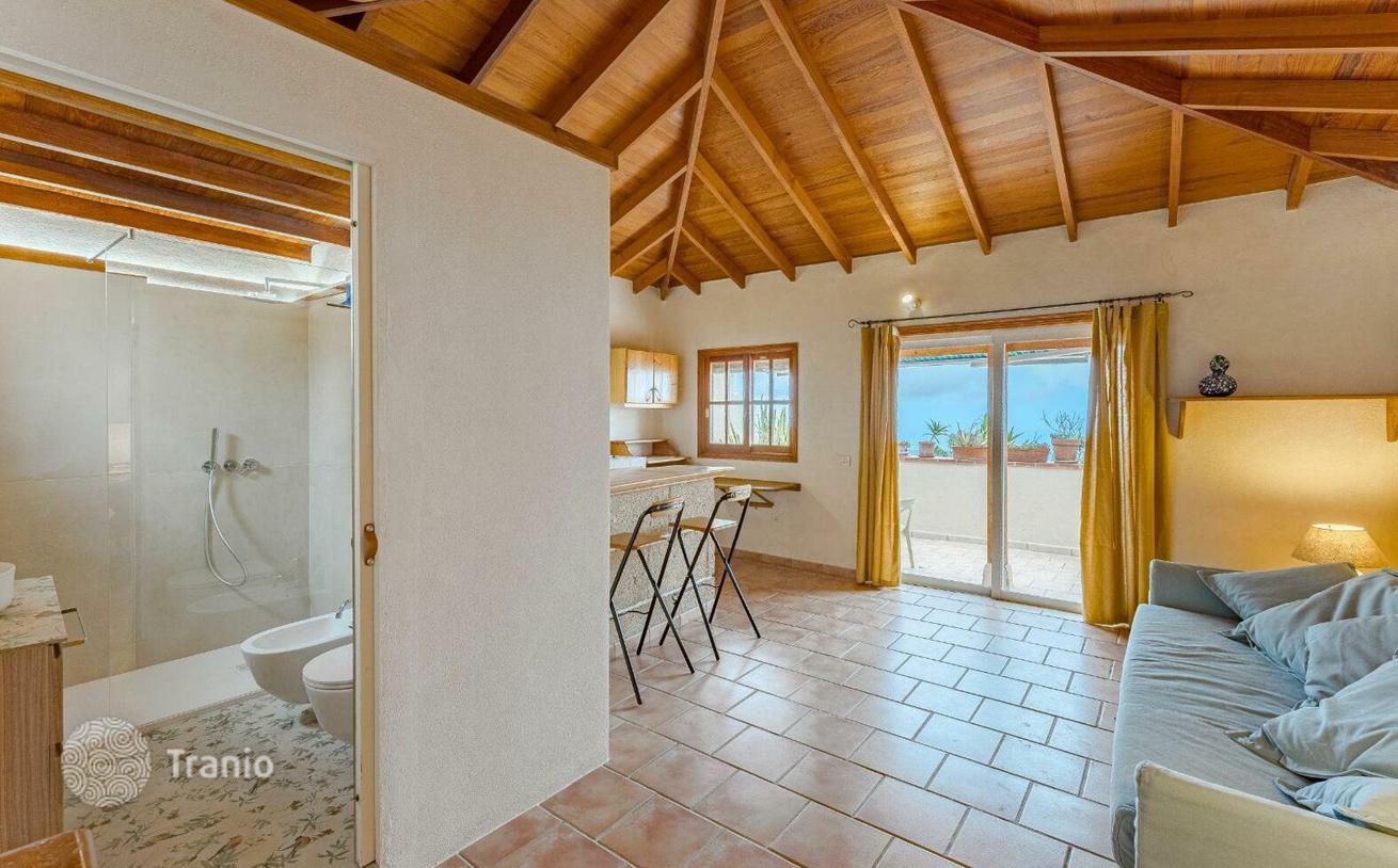 4-Bedroom House with Sea View in Gia de Isora, Tenerife