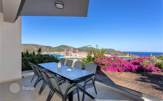 3-Level Villa with Pool, Olive Grove and Panoramic Views in Galatas, Peloponnese, photo 5