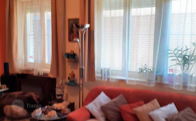 2-Bedroom Apartment in District III, Budapest, photo 3