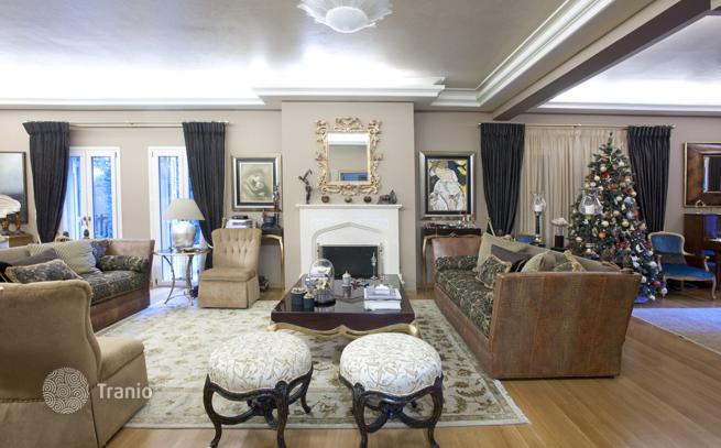 3-Bedroom Furnished Villa with Garden and Gym in Dionysus, Athens