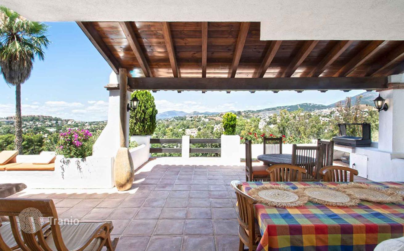 5-Bedroom Villa with Private Pool and Golf Views in Nueva Andalucia, Spain, photo 5