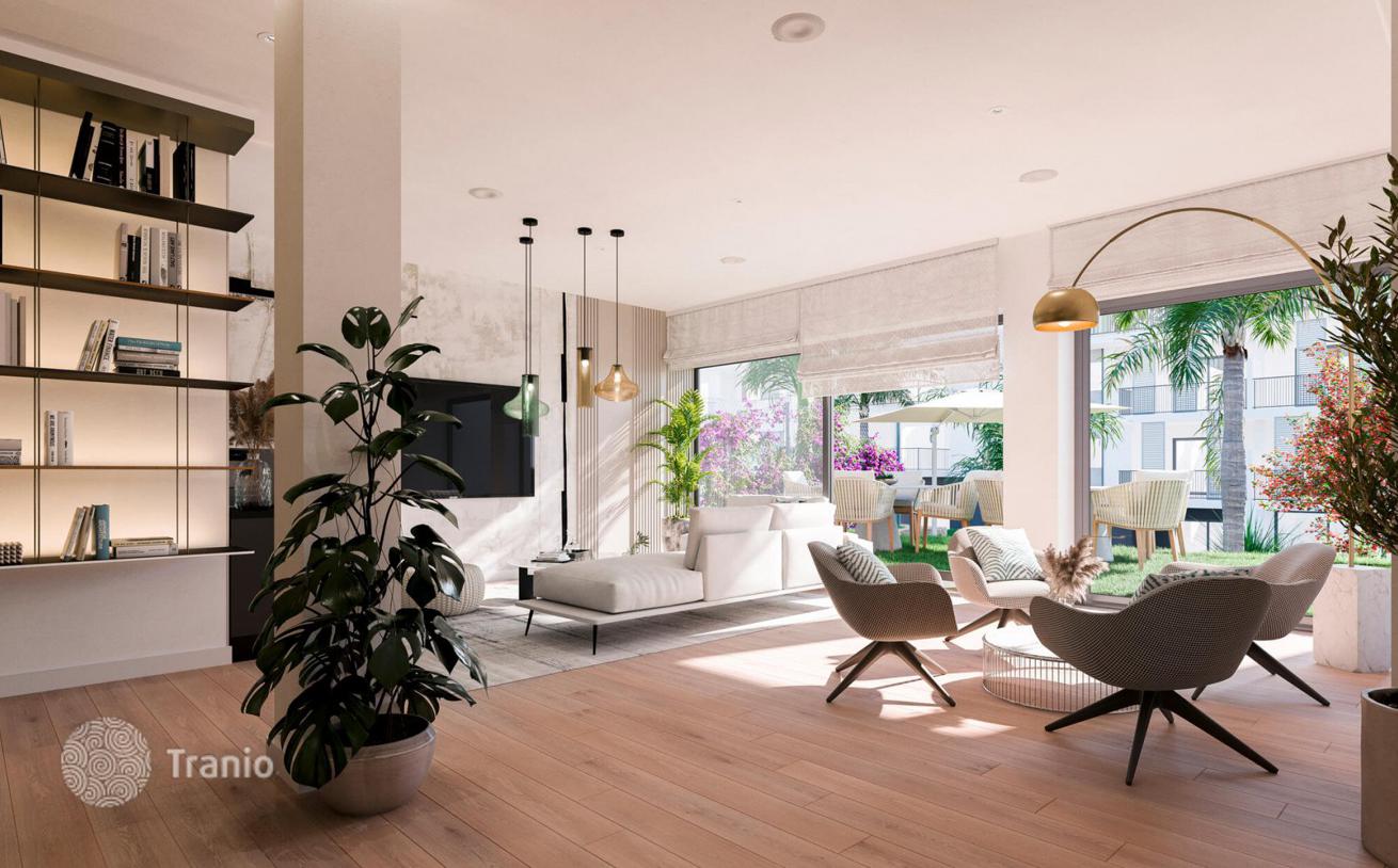 3-Bedroom Apartment with Pool in Estepona, photo 5