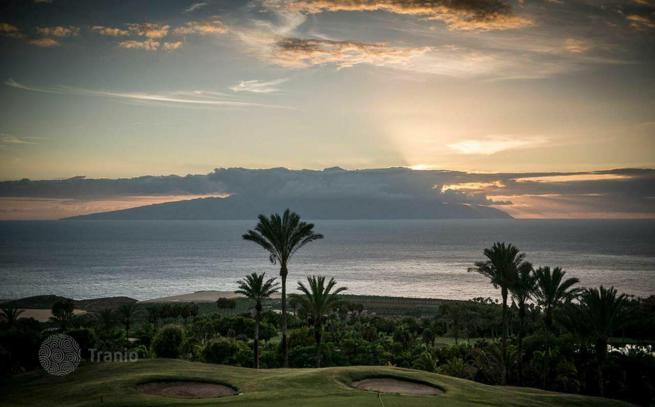 800 m² Building Plot with Golf Course and Sea Views in Gia de Isora, Tenerife, photo 3